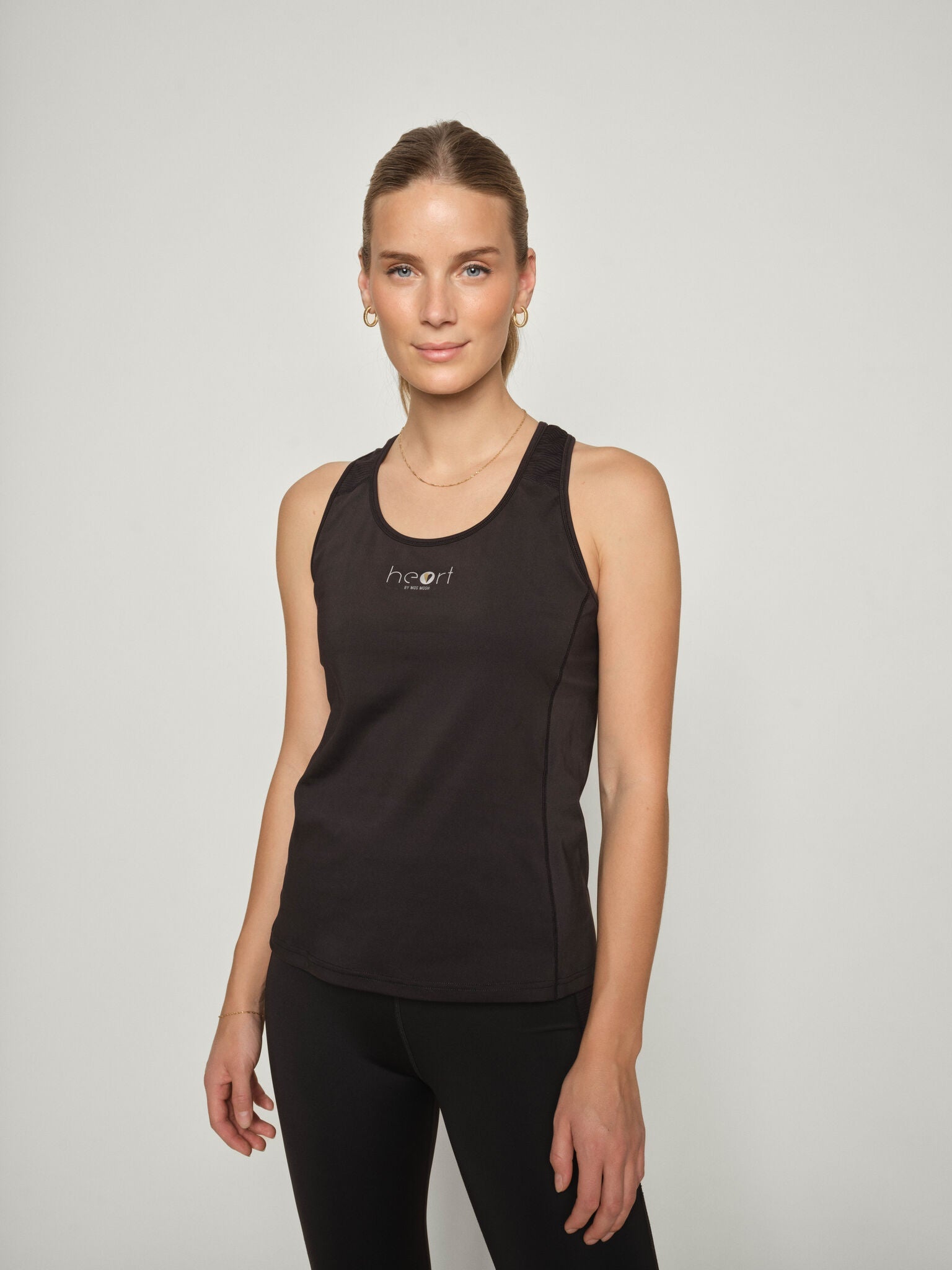 Modelshot / Black / Detail